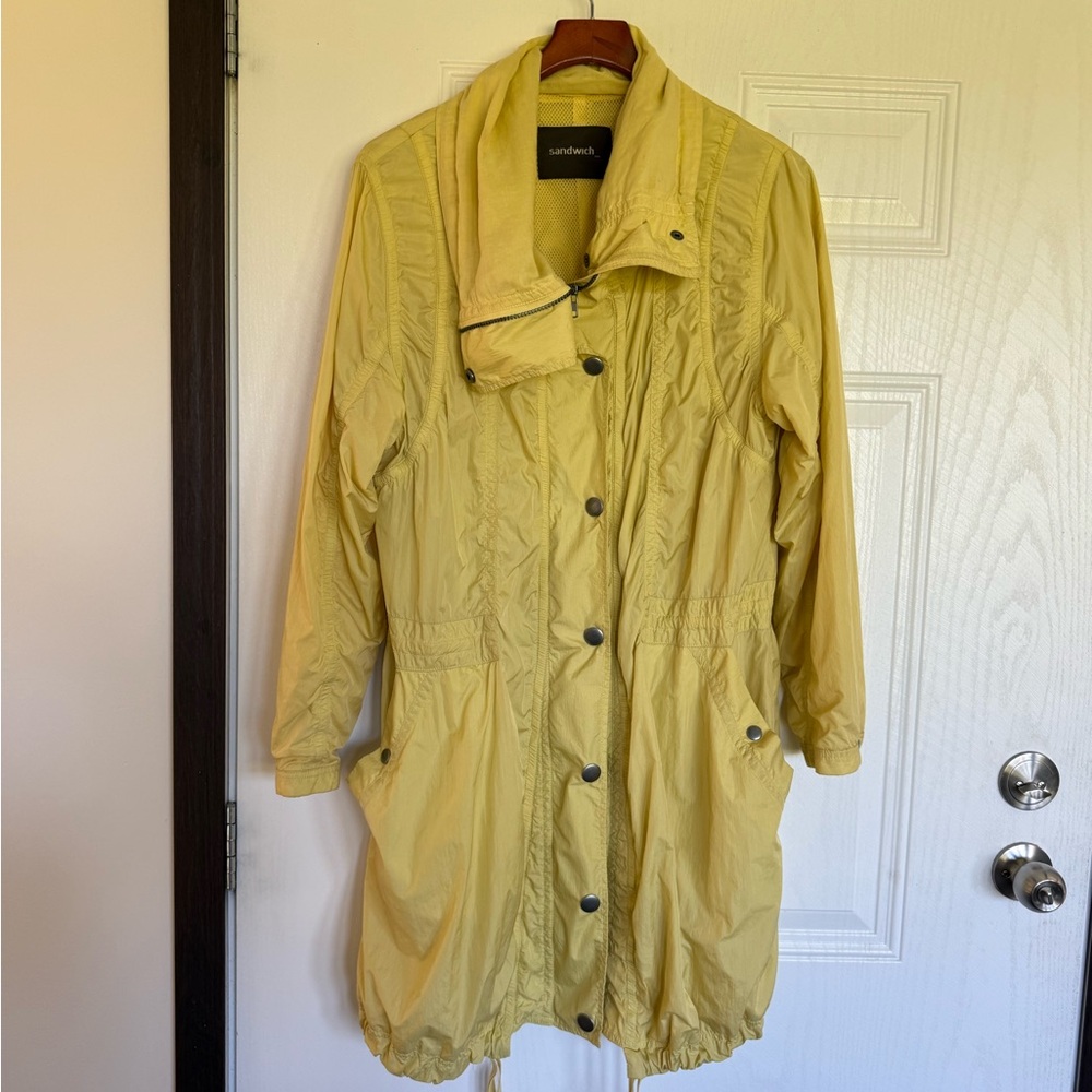 Sandwich long yellow windbreaker rain jacket - 40 (large)